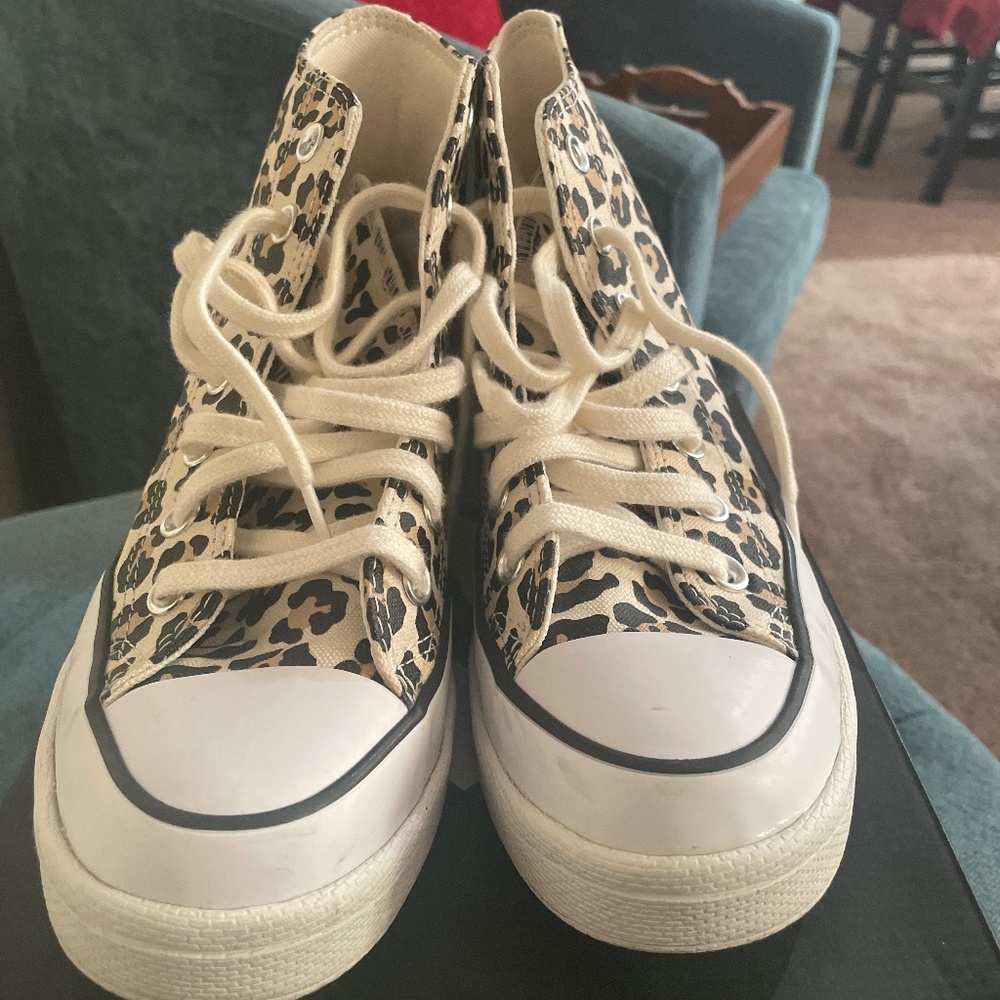 Women’s Converse Driftwood sz 6.5